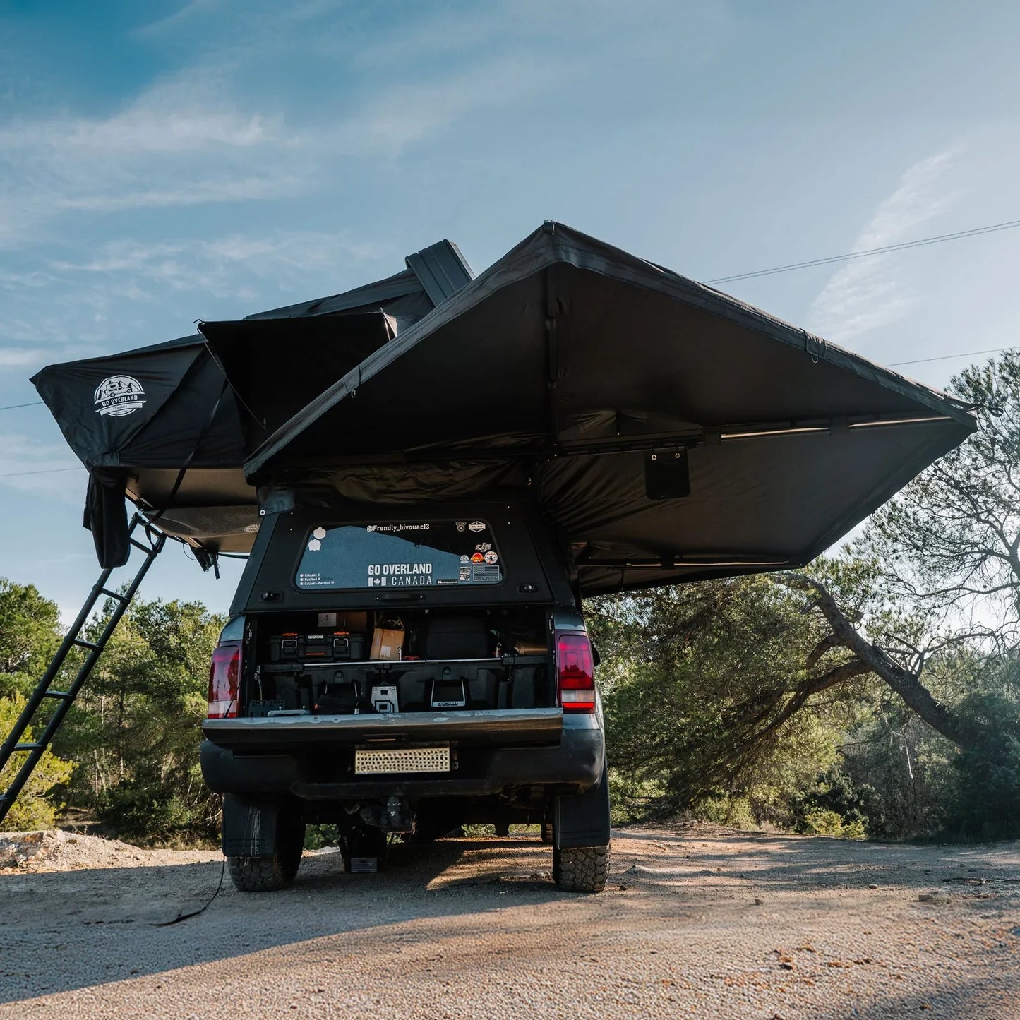 450 Freestanding 270° XL Awning