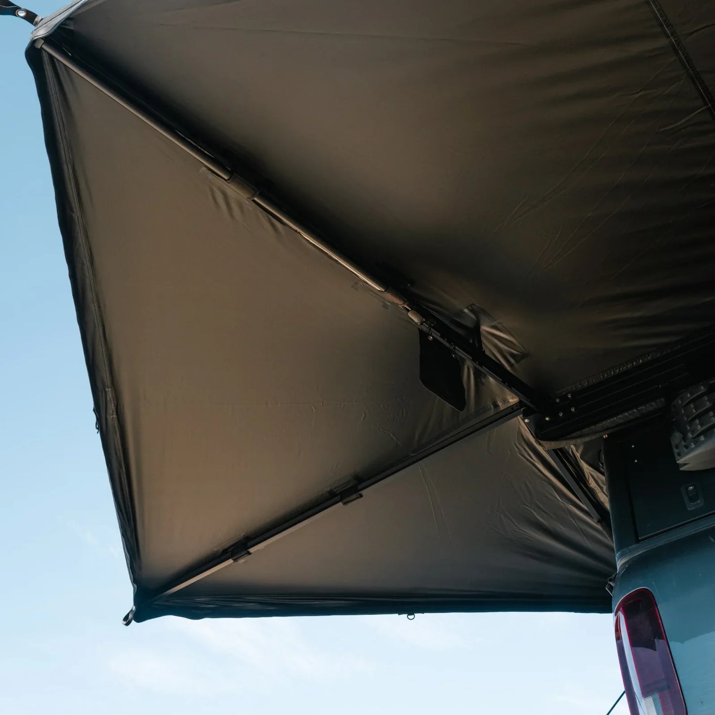 450 Freestanding 270° XL Awning