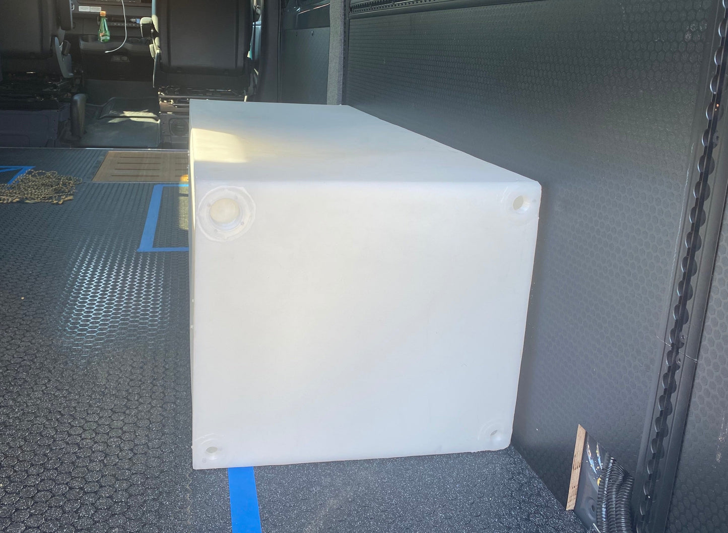 Sprinter Dually Wheel Well Water Tank (32 Gallon)