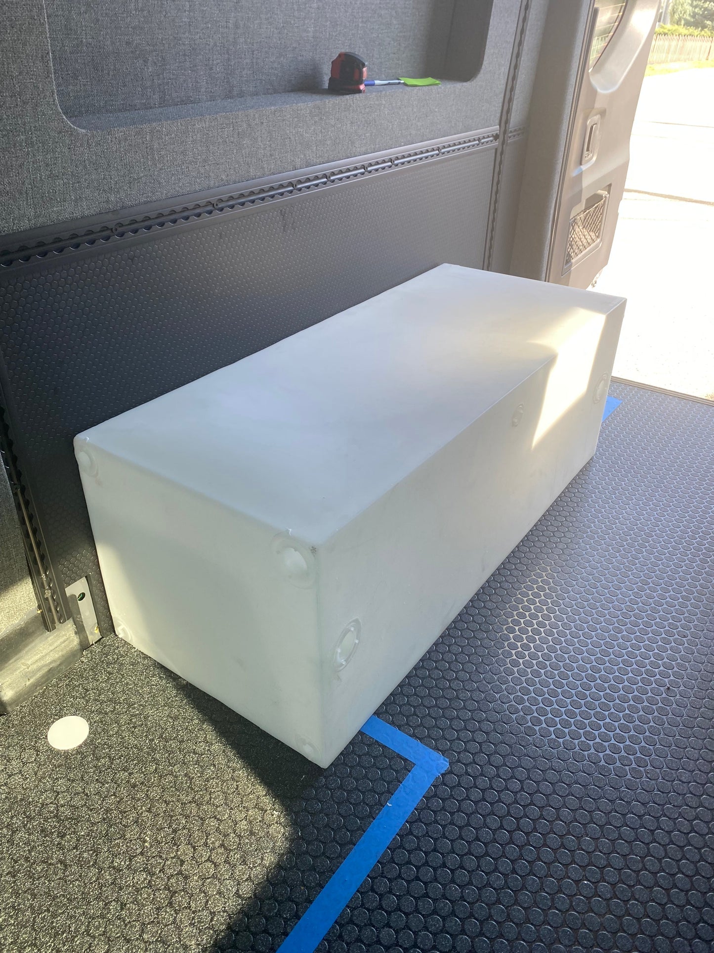 Sprinter Dually Wheel Well Water Tank (32 Gallon)