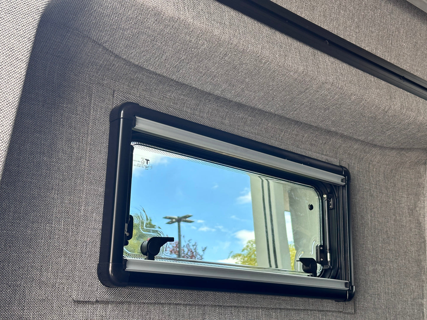 Glass & Acrylic Dual Pane Camper Windows 700x300mm (27.56"x11.81")