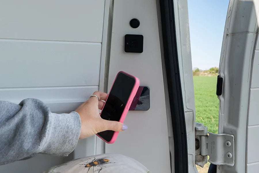 Scanstrut Ultra Qi2 Magnetic  Waterproof Wireless Charging Mount