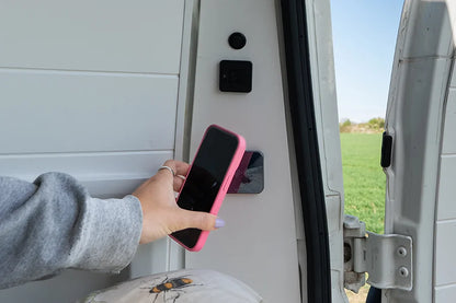 Scanstrut Ultra Qi2 Magnetic  Waterproof Wireless Charging Mount